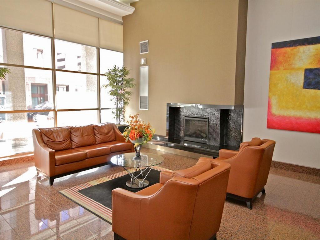 Canada Suites On Bay, Established 1998 Toronto Luaran gambar