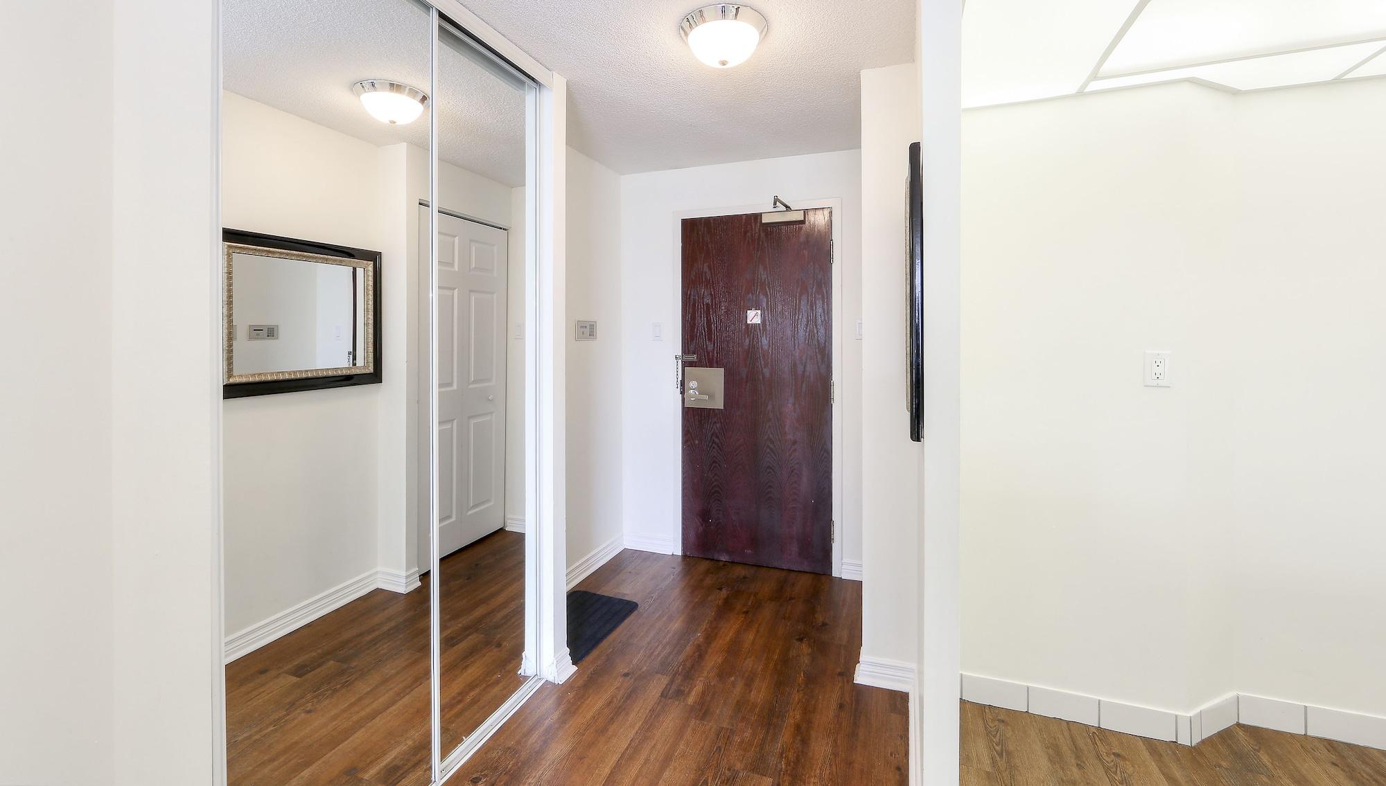 Canada Suites On Bay, Established 1998 Toronto Luaran gambar