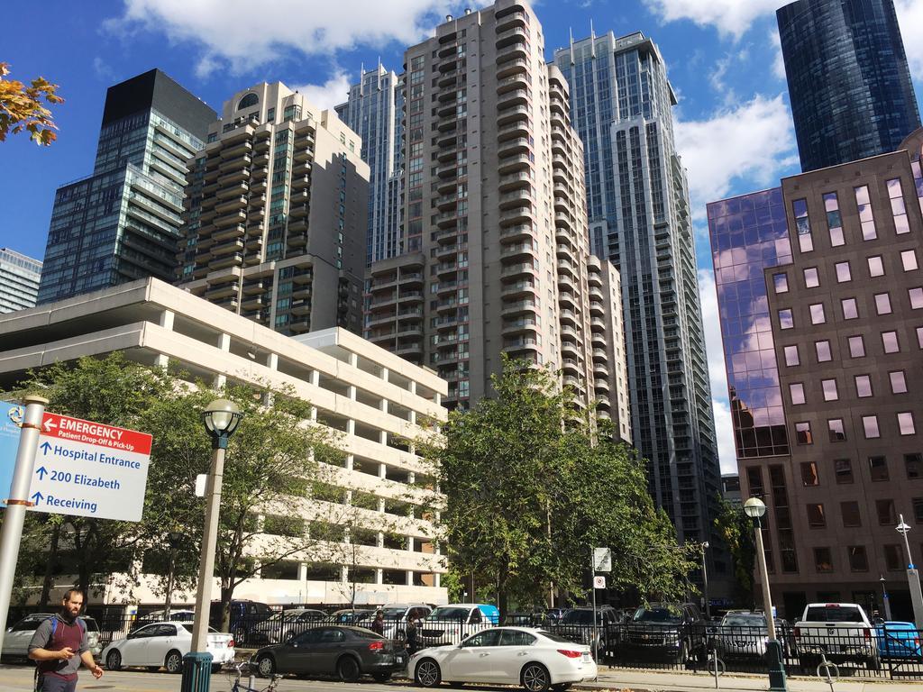 Canada Suites On Bay, Established 1998 Toronto Luaran gambar